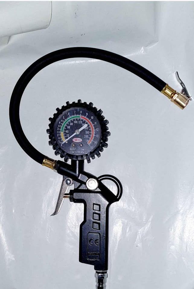 Pico De Aire Inflador Con Reloj